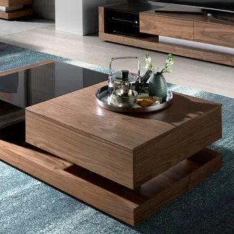 Mesa de centro Asti quadrada em madeira com base flutuante e bandeja prateada