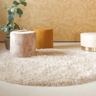 Torne o seu espaço ainda mais acolhedor com o tapete Rhapsody Round. Um estilo moderno e elegante que vai adicionar sofisticação a qualquer decoração!