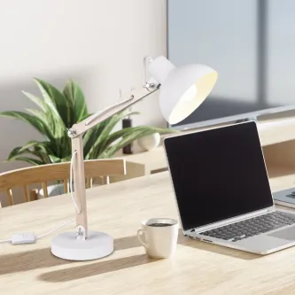 A luz certa para o teu espaço de trabalho: o Candeeiro de Secretária Kimi. Ele é acompanhado por um abajur que permite controlar a intensidade da iluminação e dar um toque decorativo ao ambiente.