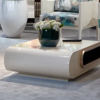 A mesa de centro Musa Simple é um elemento essencial para adicionar estilo moderno e elegância a qualquer sala. Esta peça versátil, com design moderno e minimalista, fará toda a diferença no seu espaç