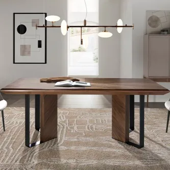 Uma mesa de jantar que une o moderno e sofisticado com a simplicidade e elegância. A mesa gula une estilo e funcionalidade.