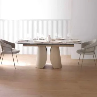 Mesa extensível Jantar Oasis oval com base dupla, mesa posta e duas cadeiras