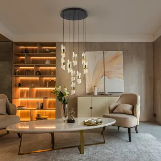 Candeeiro de teto Iliada 9L com nove pendentes de vidro e acabamento dourado