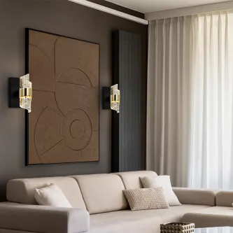 Aplique de parede Iliada em vidro e metal dourado, par ao lado de quadro sobre sofá