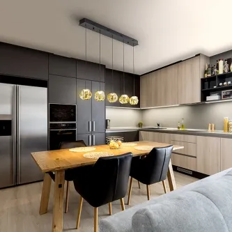 Candeeiro de teto Zaria Âmbar com cinco globos âmbar suspensos sobre mesa de jantar moderna