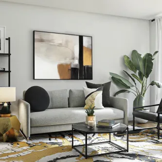 Pintura Espacios I abstrata em tons bege e preto acima de sofá cinzento numa sala moderna