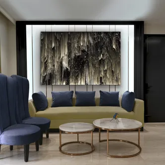 Quadro Aurora Boreal abstrato com texturas verticais em sala moderna