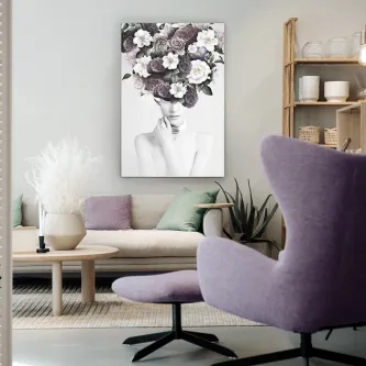 Quadro Clarisa com retrato a preto e branco de mulher e flores na cabeça