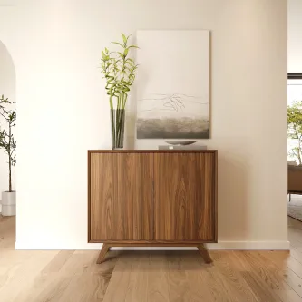 Sapateira Lima em madeira com duas portas e base em pernas inclinadas