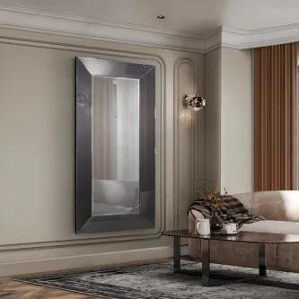 Espelho Roma Smoke retangular com vidro fumado e moldura facetada em sala