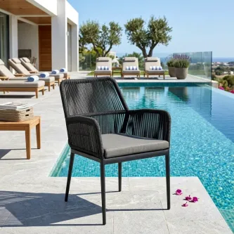 Cadeirão de jardim Tonda com estrutura metálica e assento almofadado cinzento