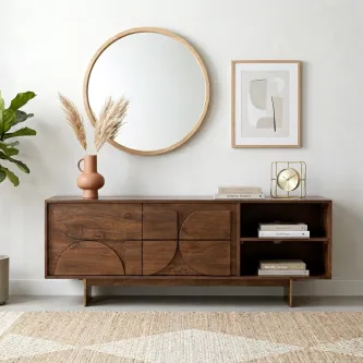 Móvel TV Trisha em madeira castanha com frentes curvas, prateleiras abertas e pés metálicos