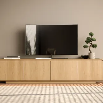 Móvel TV Tivoli em madeira com televisão e vaso bonsai