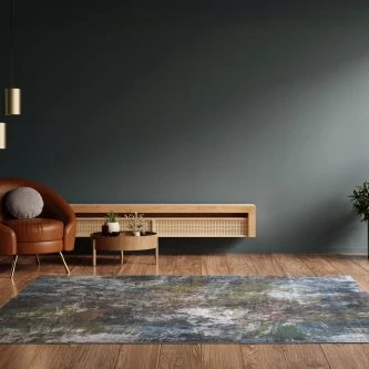 Tapete Strata abstrato em sala com poltrona castanha, móvel baixo e plantas