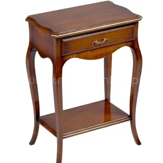 Mesa de cabeceira Luís XV em madeira, gaveta e prateleira inferior.