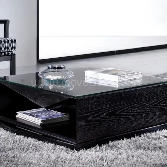 Mesa de centro Evolution preta em madeira com tampo de vidro e prateleira aberta