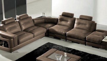 A beleza do nosso sofá de canto White ajudará a transformar qualquer espaço em um oásis moderno!