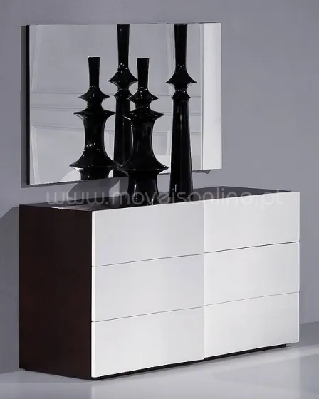 Comoda com Moldura