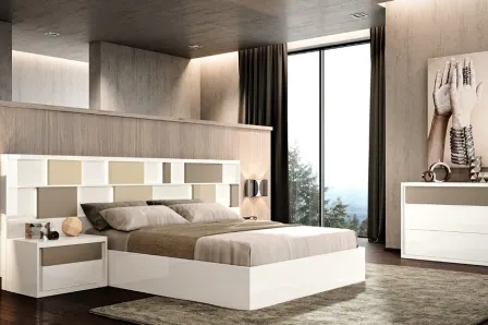 Quarto de Casal Square