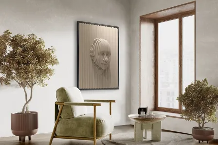 Quadro Beige Face com relevo de rosto bege numa sala luminosa