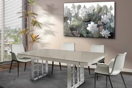 Mesa de jantar Vita retangular com tampo lacado bege e pés metálicos cromados