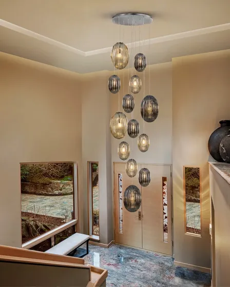 Candeeiro de teto Ovila 13L Grande com 13 globos de vidro suspensos em cascata