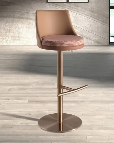 Banco de ilha Bilt com encosto e assento acolchoado rosa e base metálica dourada