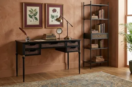 Secretária Trivol preta com gavetas em palhinha, candeeiro e estante metálica