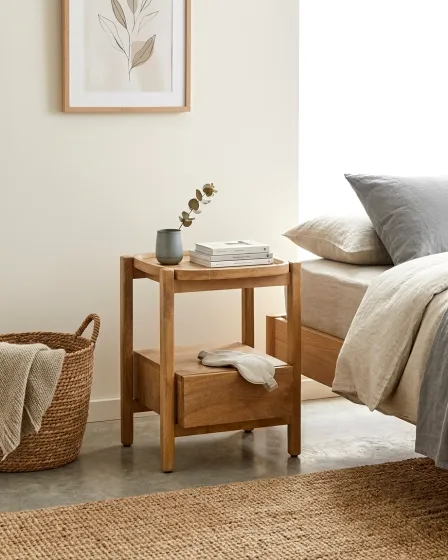 Mesa de cabeceira Gliver em madeira com gaveta e prateleira