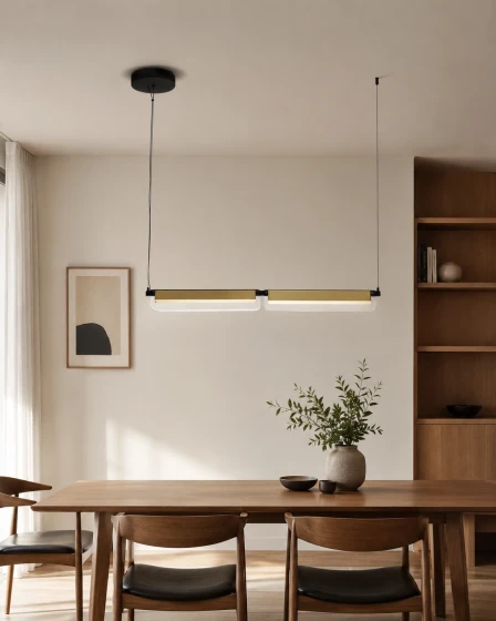 Candeeiro de teto Apnea Line suspenso linear com duas barras de luz sobre mesa de jantar