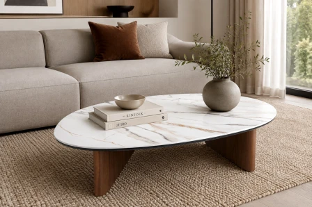 Mesa de centro Glória arredondada com tampo de mármore branco e pés de madeira